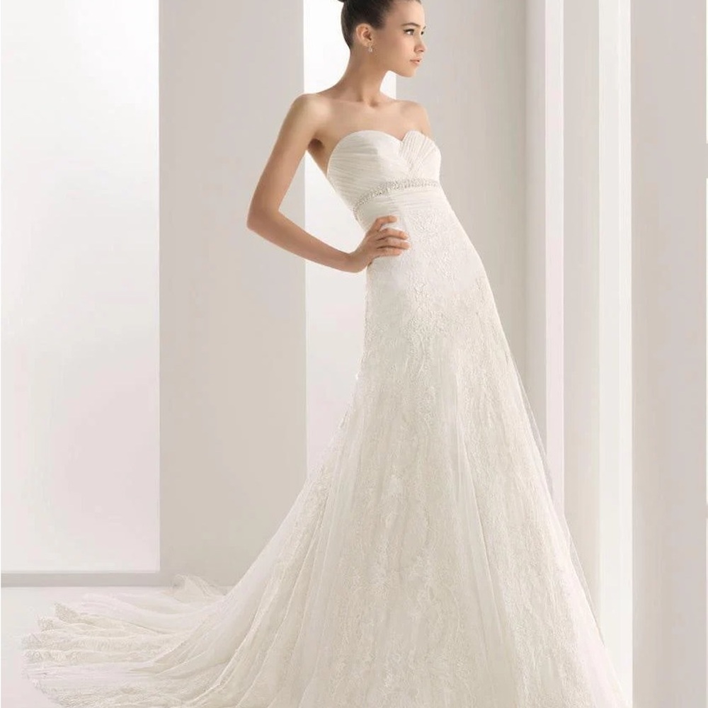Aire Barcelona Elegant White Strapless Wedding Dress